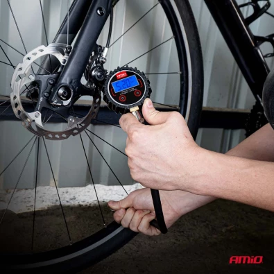 Manomètre numérique 17 bar avec flexible 30 cm - AMiO